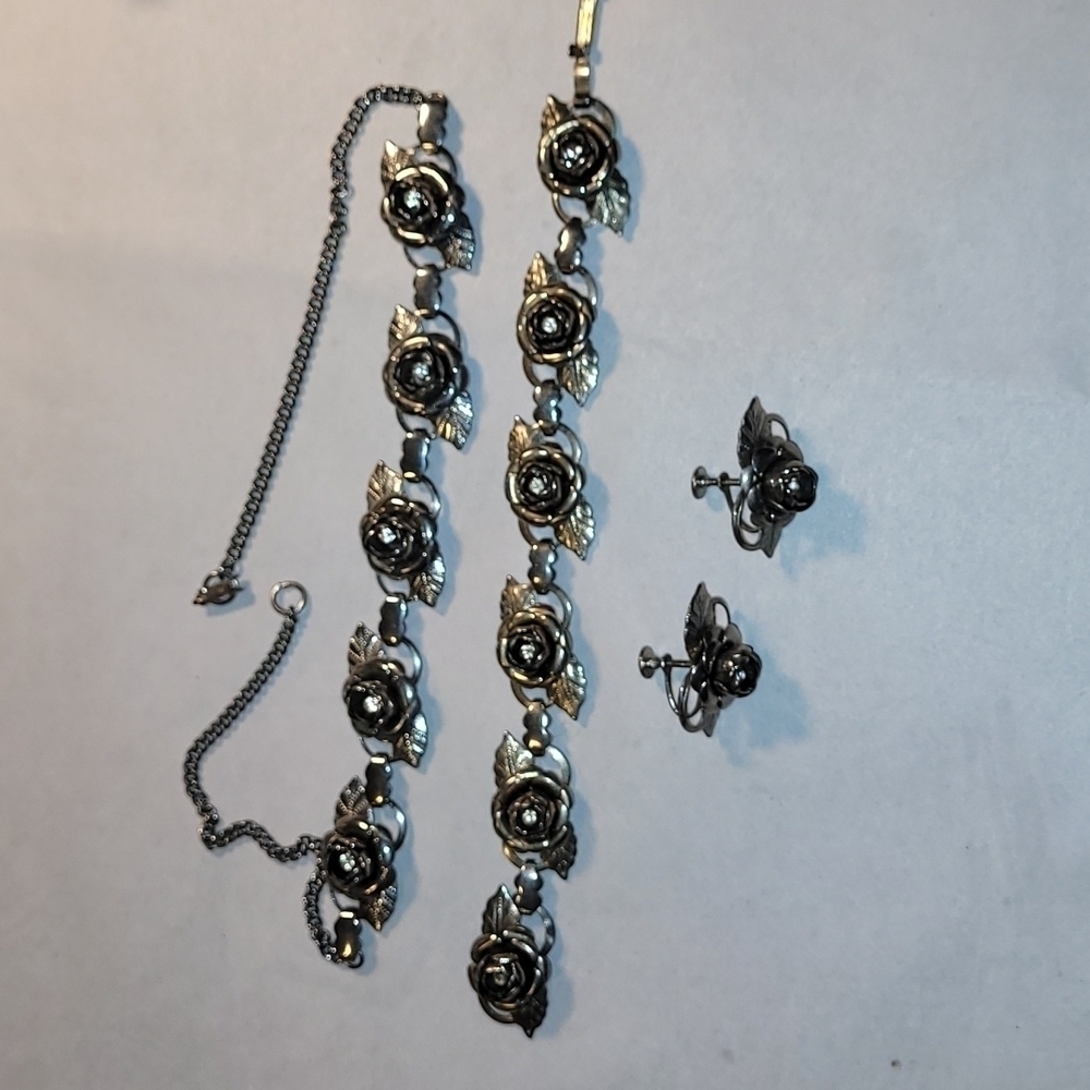 Vintage 1950 Rose Necklace, bracelet and earrings Set